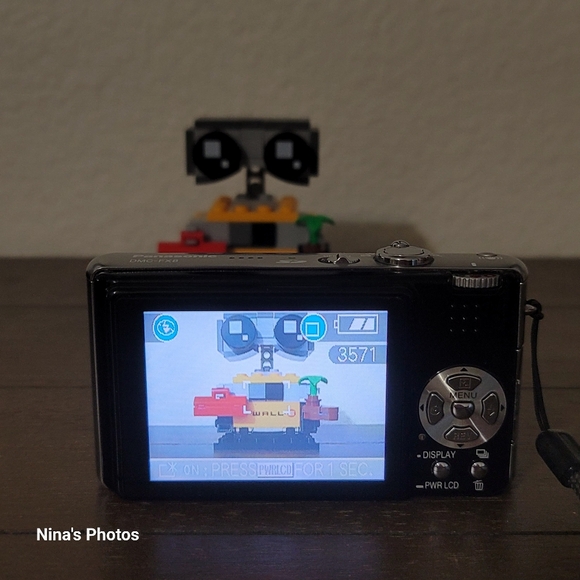 Panasonic Lumix DMC-FX8 Leica 5MP 3x Optical Zoom Digital Camera & Wenger Case - Picture 13 of 14